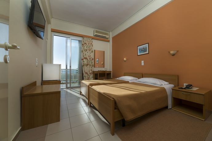 Imagen de la habitación del Hotel Delfini, Patras. Foto 14