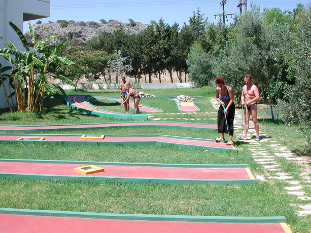 Imagen de los exteriores del Hotel Delfinia Resort. Foto 10