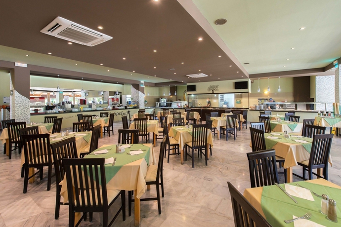 Imagen del bar/restaurante del Hotel Delfinia Resort. Foto 4