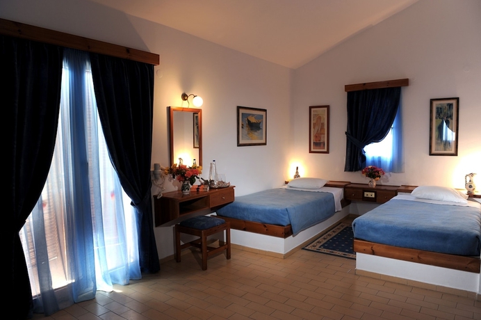 Imagen de la habitación del Hotel Delfinia and Bungalows. Foto 12