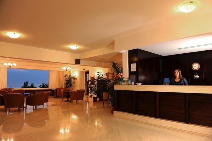 Imagen de los interiores del Hotel Delfinia and Bungalows. Foto 16