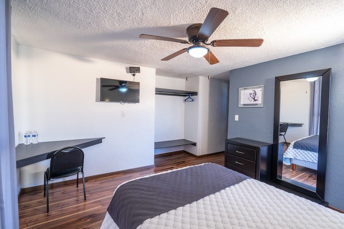 Imagen de la habitación del Hotel Delf-inn. Foto 10