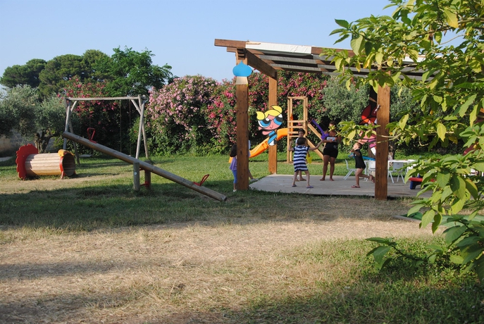 Imagen de los exteriores del Hotel Delfino Beach. Foto 10