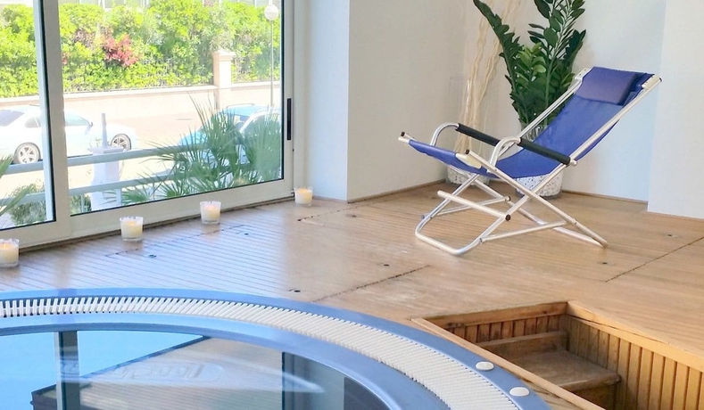 Imagen de la piscina del Hotel Delfino, Cervia. Foto 16