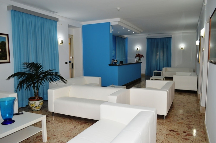 Imagen de los interiores del Hotel Delfino, Marina di Camerota. Foto 16