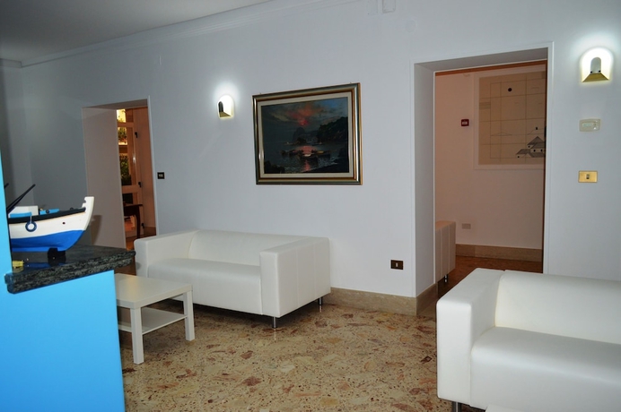 Imagen de los interiores del Hotel Delfino, Marina di Camerota. Foto 19