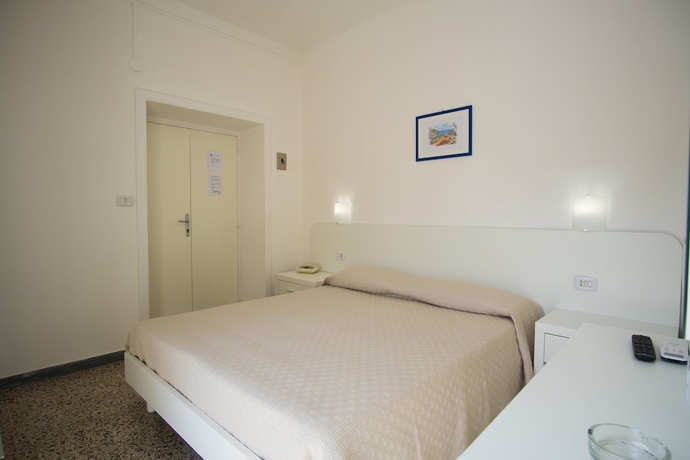 Imagen de la habitación del Hotel Delfino, Marina di Camerota. Foto 15