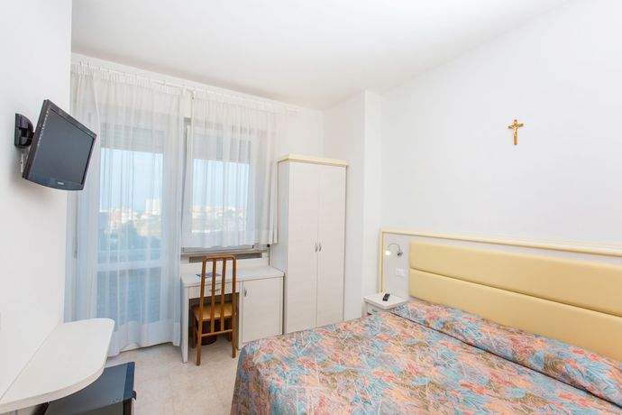 Imagen de la habitación del Hotel Delfino, Senigallia. Foto 10