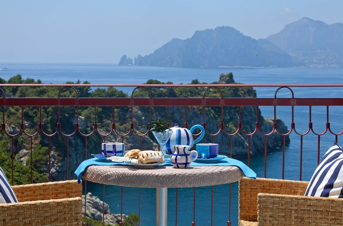 Imagen de los exteriores del Hotel Delfino, Sorrento. Foto 12