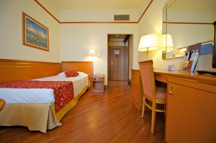 Imagen de la habitación del Hotel Delfino Taranto. Foto 5