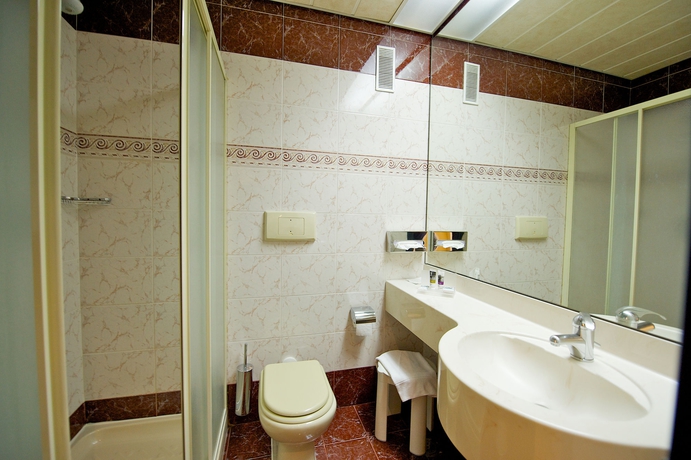 Imagen de la habitación del Hotel Delfino Taranto. Foto 7