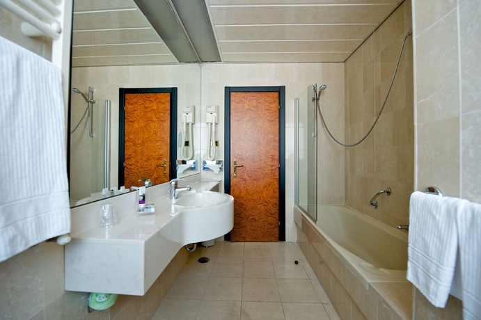 Imagen de la habitación del Hotel Delfino Taranto. Foto 8