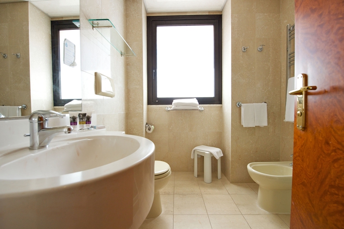 Imagen de la habitación del Hotel Delfino Taranto. Foto 9