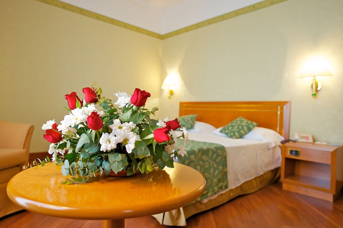 Imagen de la habitación del Hotel Delfino Taranto. Foto 10