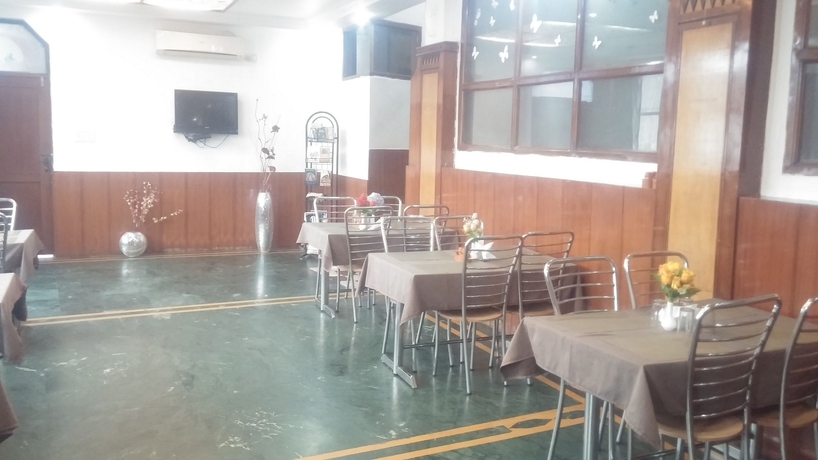 Imagen del bar/restaurante del Hotel Delhi Aerocity. Foto 4