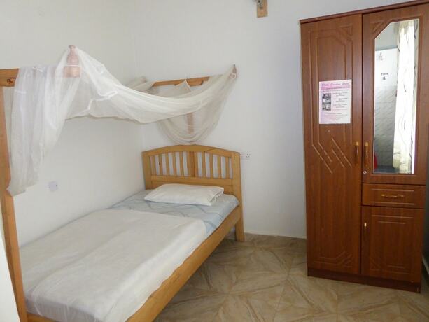 Imagen de la habitación del Hotel Delhi Gardens. Foto 10