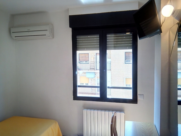 Imagen de la habitación del Hotel Delicias. Foto 8