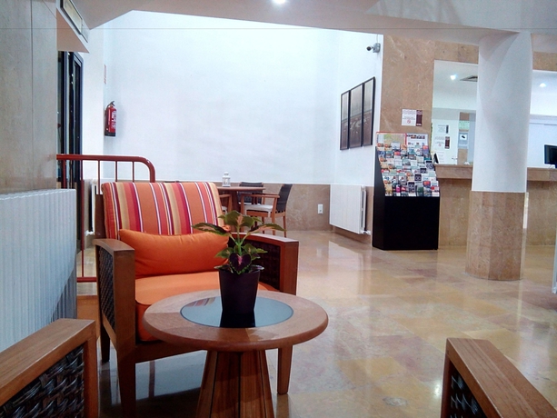 Imagen de los interiores del Hotel Delicias. Foto 19