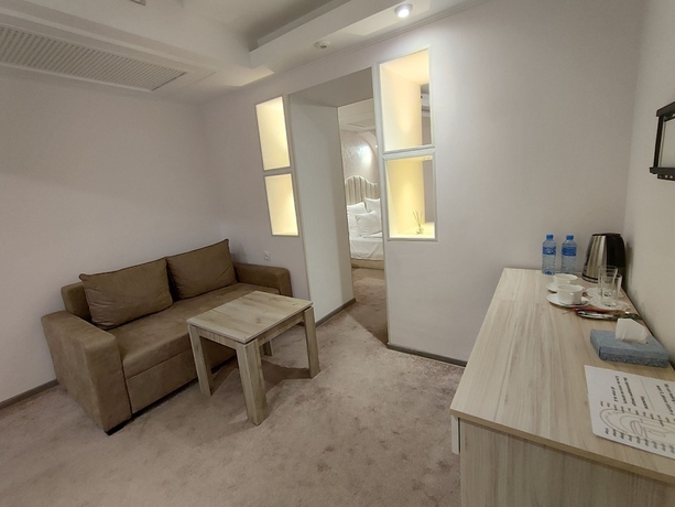 Imagen de la habitación del Hotel Delin. Foto 4