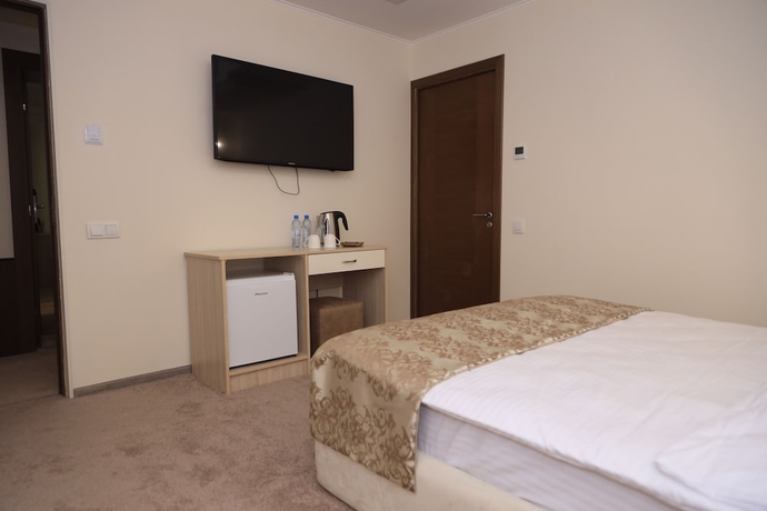Imagen de la habitación del Hotel Delin. Foto 10