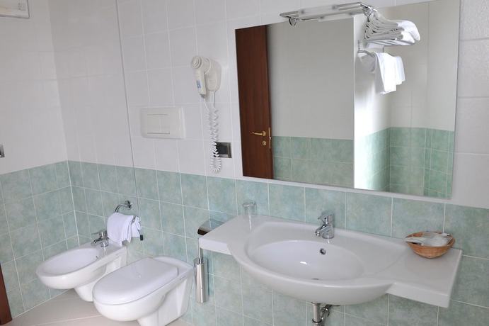 Imagen de la habitación del Hotel Dell\' Arpa. Foto 11