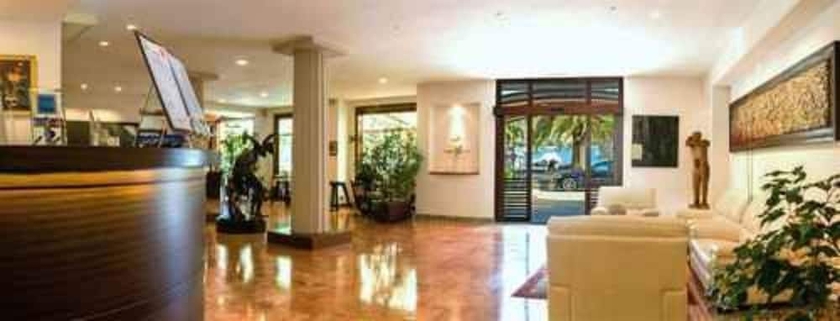 Imagen de los interiores del Hotel Della Baia. Foto 17