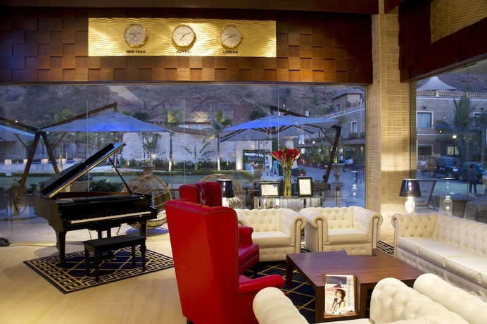 Imagen del bar/restaurante del Hotel Della Resorts. Foto 2