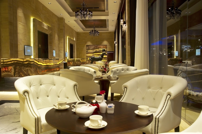 Imagen del bar/restaurante del Hotel Della Resorts. Foto 3