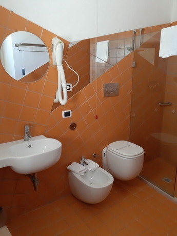 Imagen de la habitación del Hotel Delle Cave. Foto 12