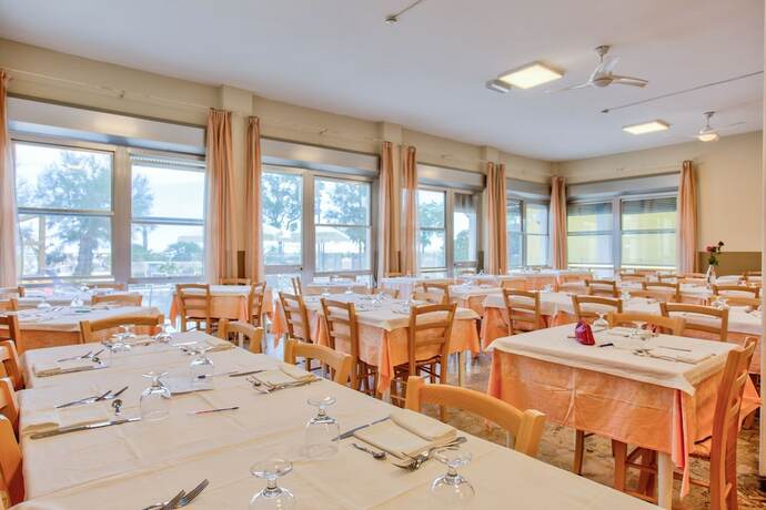 Imagen del bar/restaurante del Hotel Delle Nazioni, Bellaria-Igea Marina. Foto 3