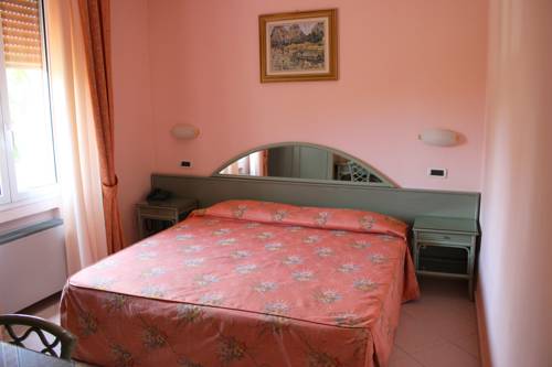 Imagen de la habitación del Hotel Delle Rose, San Bartolomeo al Mare. Foto 6