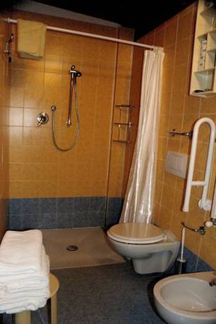 Imagen de la habitación del Hotel Delle Rose, San Bartolomeo al Mare. Foto 11