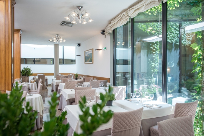 Imagen del bar/restaurante del Hotel Delle Terme Santa Agnese. Foto 1