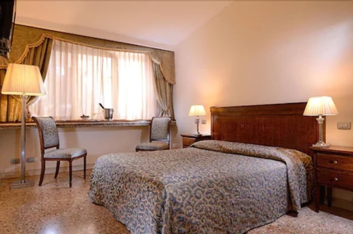 Imagen de la habitación del Hotel Dell'opera. Foto 2