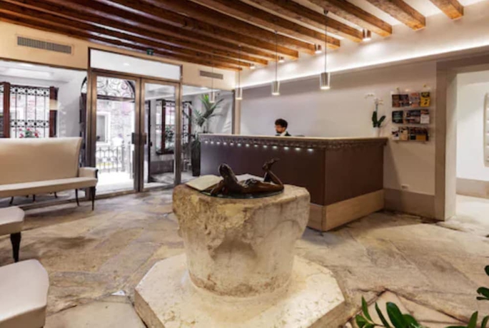 Imagen de los interiores del Hotel Dell'opera. Foto 18