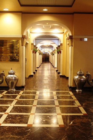 Imagen de los interiores del Hotel Delmon International. Foto 13