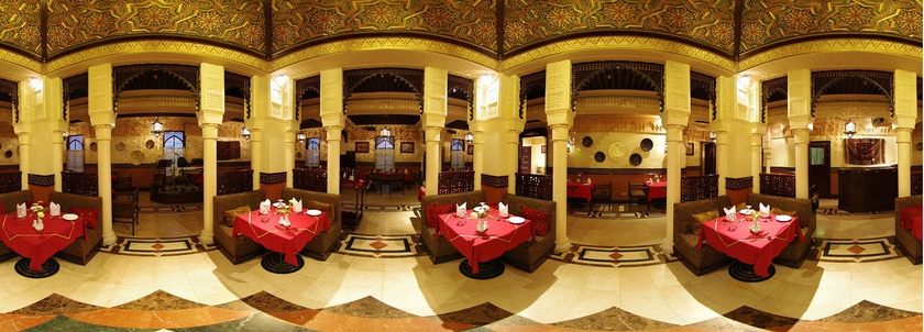 Imagen del bar/restaurante del Hotel Delmon International. Foto 3