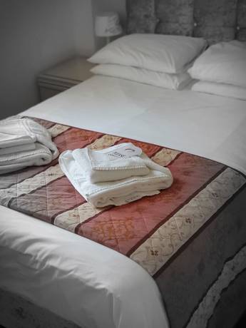 Imagen de la habitación del Hotel Delmont. Foto 10