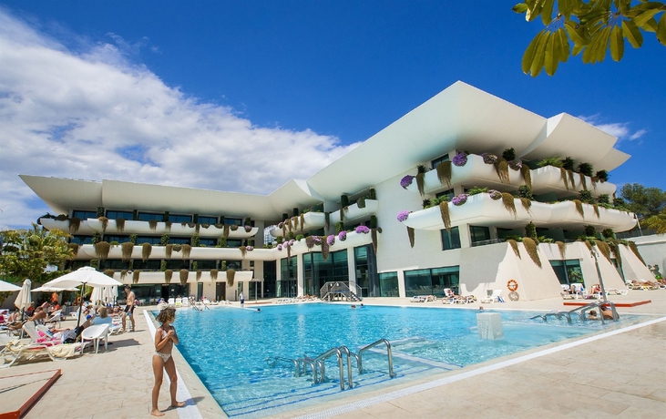 Imagen de la piscina del Hotel Deloix Aqua Center. Foto 8