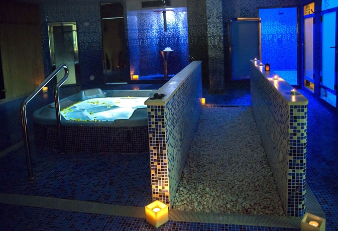 Imagen de la piscina del Hotel Deloix Aqua Center. Foto 9