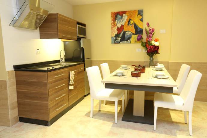 Imagen de la habitación del Hotel Delora and Suites. Foto 9