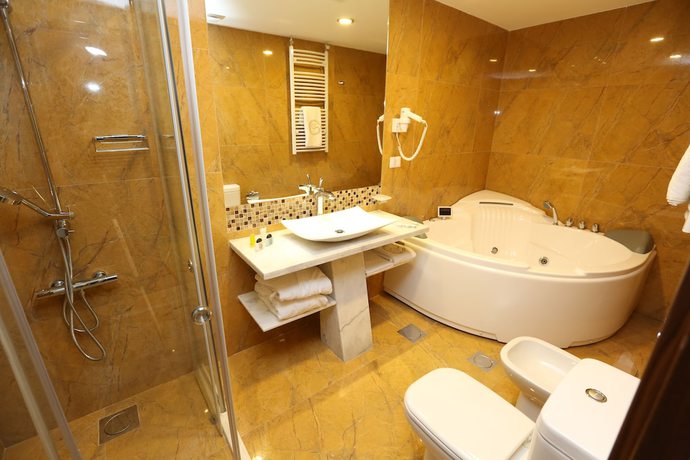 Imagen de la habitación del Hotel Delora and Suites. Foto 12