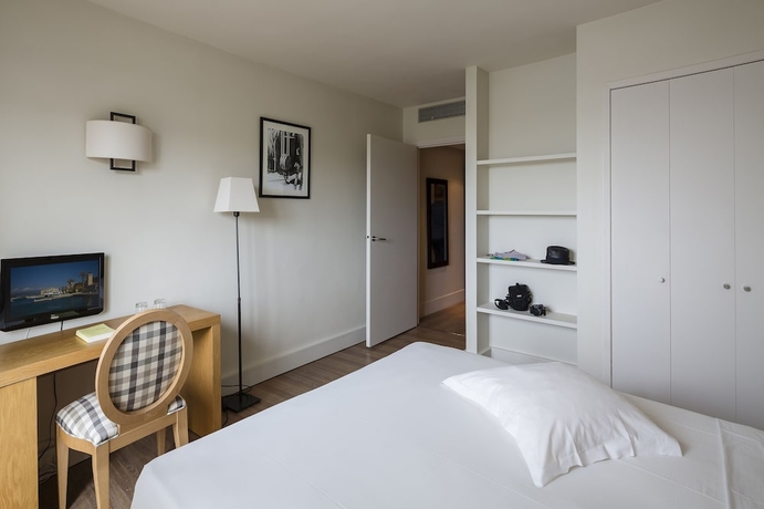 Imagen de la habitación del Hotel Delos - Ile de Bendor. Foto 5