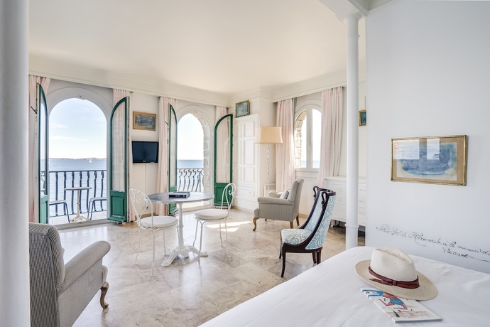 Imagen de la habitación del Hotel Delos - Ile de Bendor. Foto 8