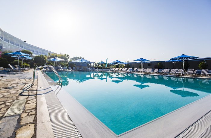 Imagen de la piscina del Hotel Delphi Beach - All Inclusive. Foto 18