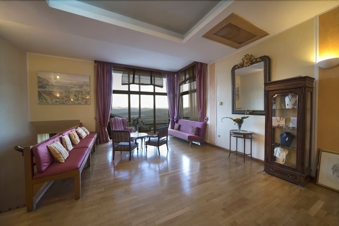 Imagen de los interiores del Hotel Delphi Palace. Foto 19