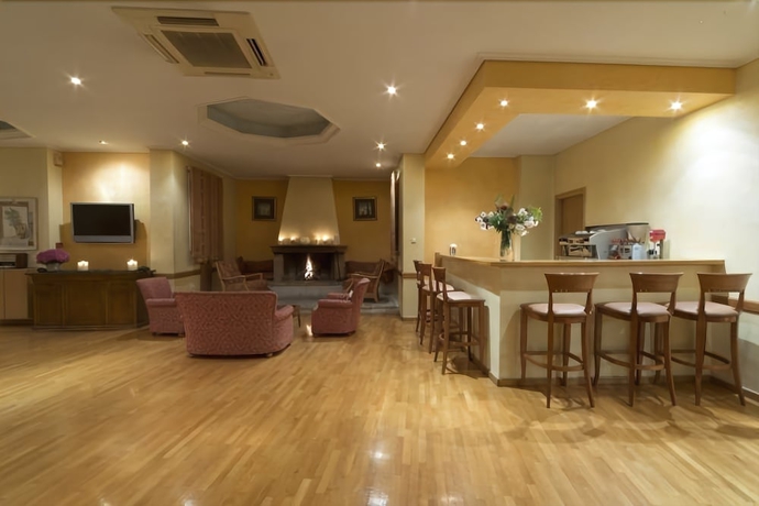 Imagen del bar/restaurante del Hotel Delphi Palace. Foto 2