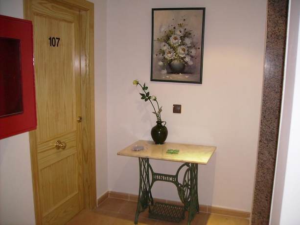 Imagen de los interiores del Hotel Delphos. Foto 14