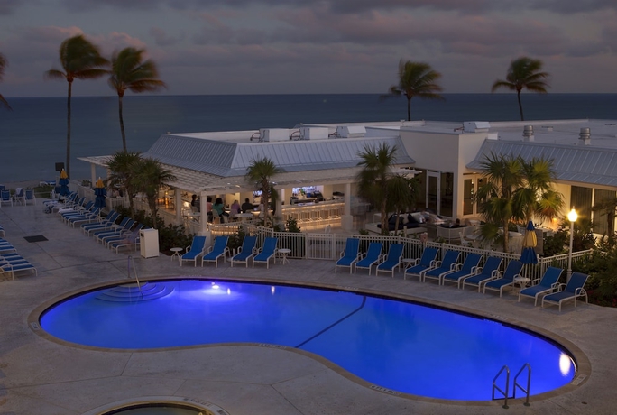 Imagen de la piscina del Hotel Delray Sands Resort. Foto 16