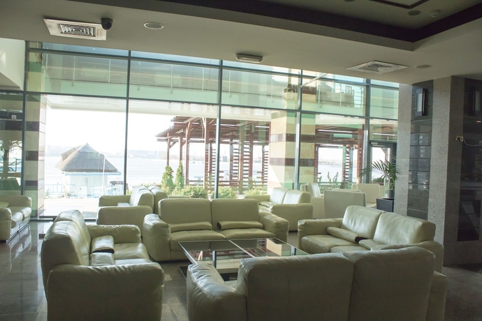 Imagen de los interiores del Hotel Delta 4. Foto 14